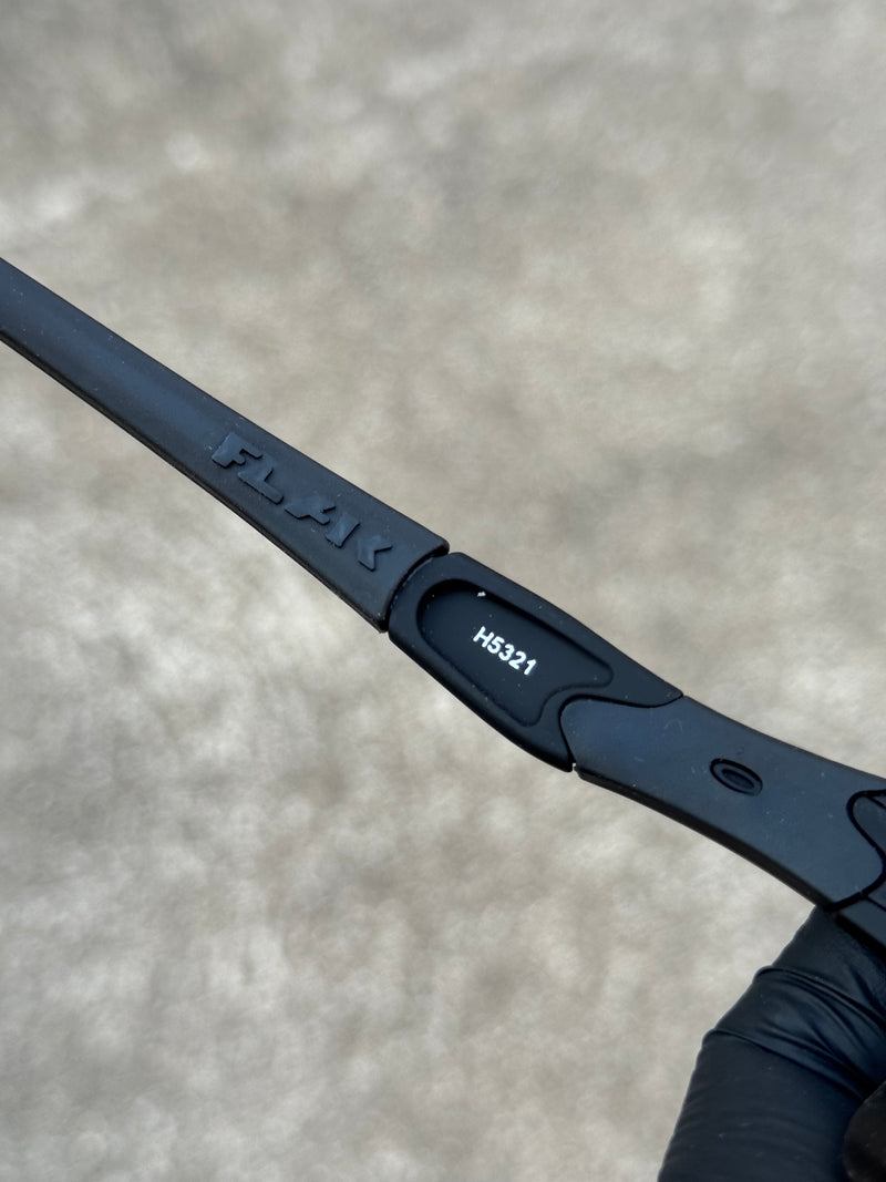 Flak 1.0 All Black