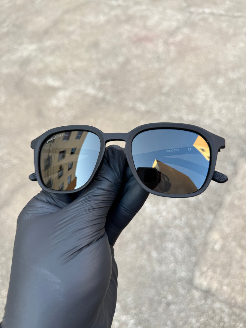 Thurso All Black