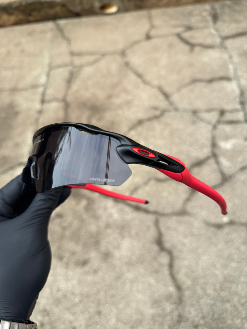 Radar Ev Black Ducati Thieves
