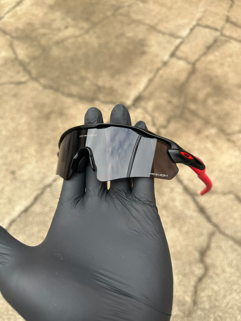 Radar Ev Black Ducati Thieves