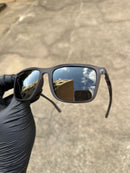 Thurso Crystal Black