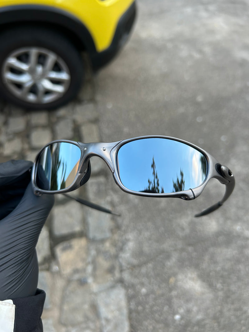 Juliet Carbon Polished Liquid Metal
