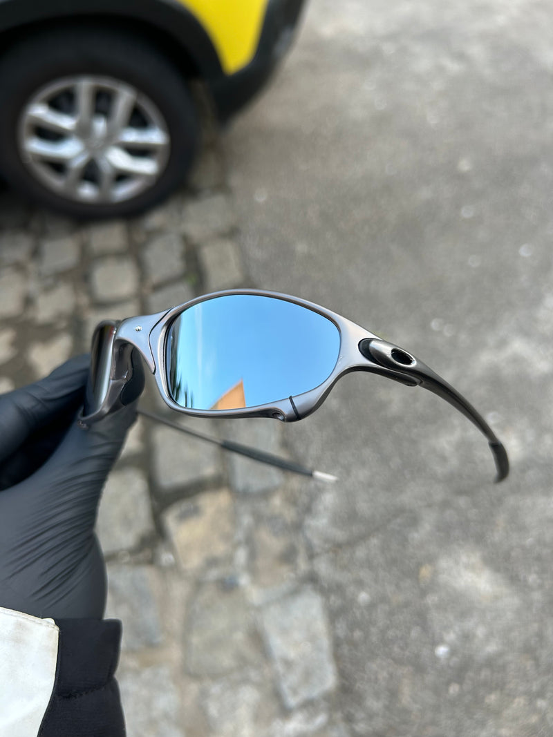 Juliet Carbon Polished Liquid Metal