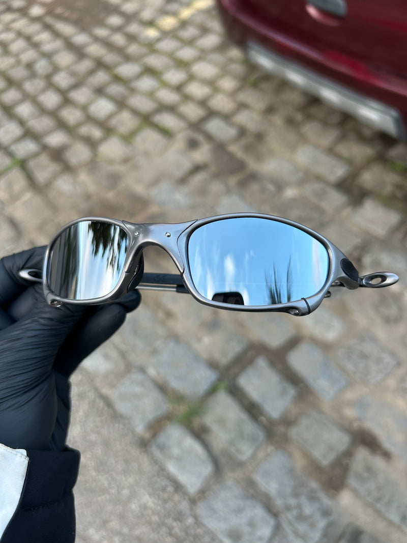 Juliet Carbon Polished Liquid Metal