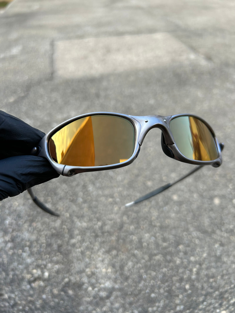 Juliet Carbon Polished Gold Café