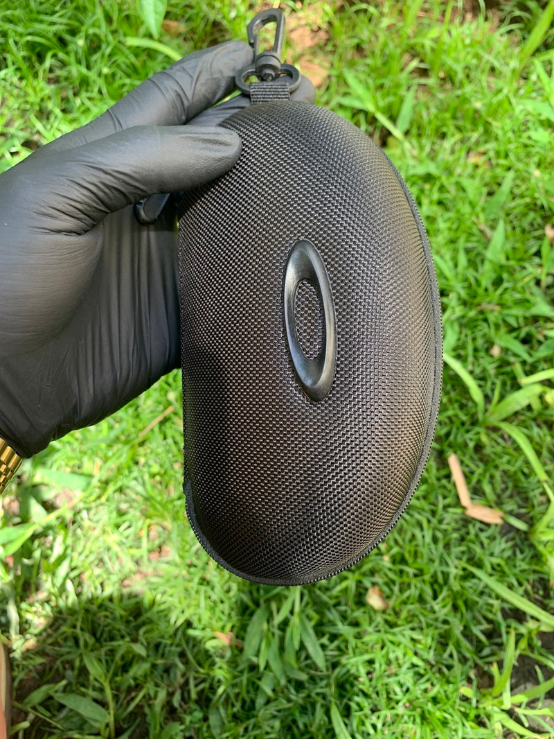 Thump Bluetooth Liquid Metal c/ Case Oakley